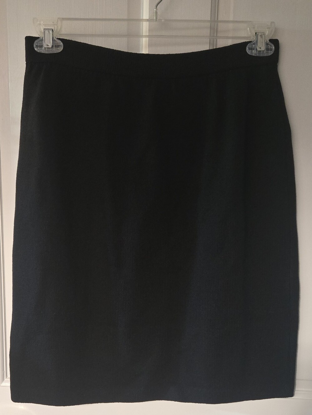 St. John Basics Black Knit Pencil Skirt 22" length sz 10